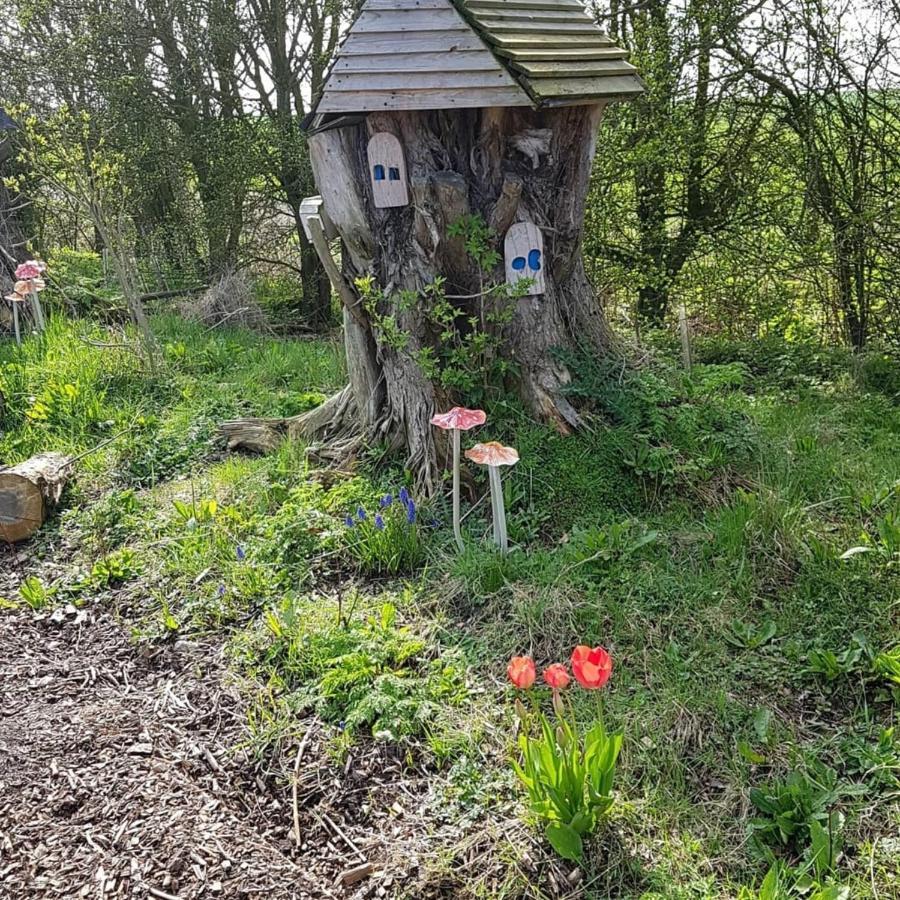 Romantic Escape Luxury Hobbit House With Hot Tub! Sheerness Εξωτερικό φωτογραφία