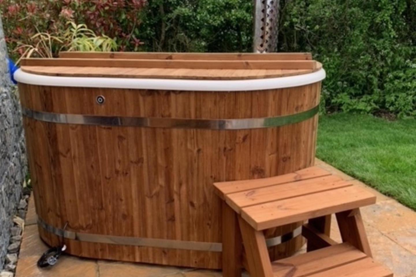 Romantic Escape Luxury Hobbit House With Hot Tub! Sheerness Εξωτερικό φωτογραφία